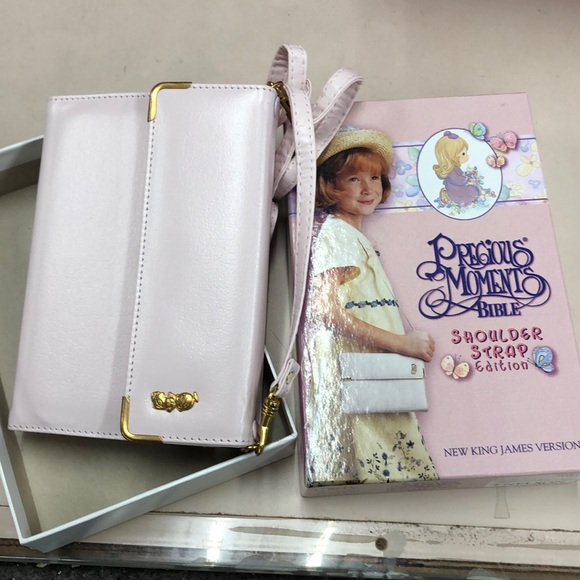 PRECIOUS MOMENTS SHOULDER STRAP BIBLE NKJV